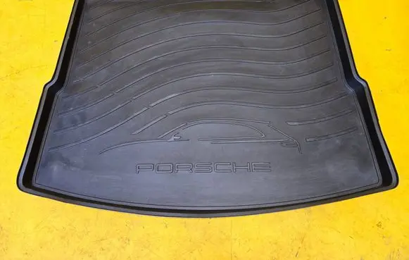 Porsche Macan (95B) Rubber trunk/boot mat liner 