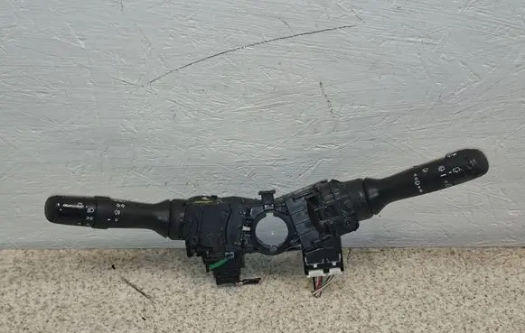 Citroen C1 Wiper turn signal indicator stalk/switch 17J085 TRCZA
