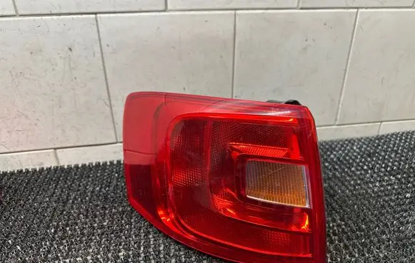 Volkswagen Jetta VI Rear/tail lights