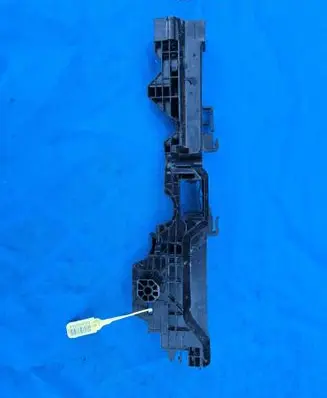BMW X1 U11 Radiator mount bracket 9846985