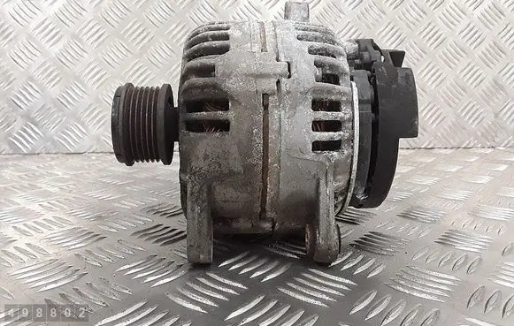 Nissan Qashqai Generator/alternator 8200390667 0124525082