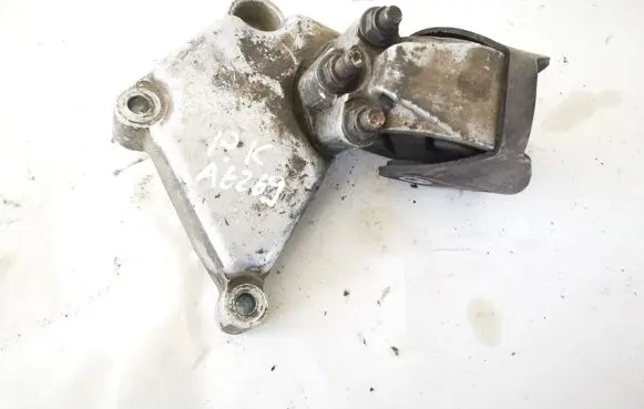 Mitsubishi Carisma Engine mount bracket 30611139