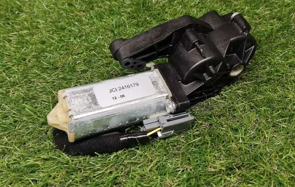 Hyundai Santa Fe Seat adjustment motor 6004RA3246 JCI2416179