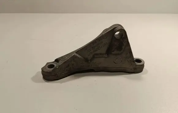 BMW 5 F10 F11 Fuel pump bracket 13517810698 7810698