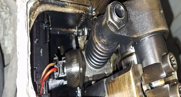 Volkswagen Caddy Fuel injector 