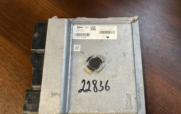 Renault Captur Engine control unit/module 237107175r 237105499r