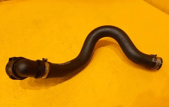 BMW X5 F15 Engine coolant pipe/hose 6852875