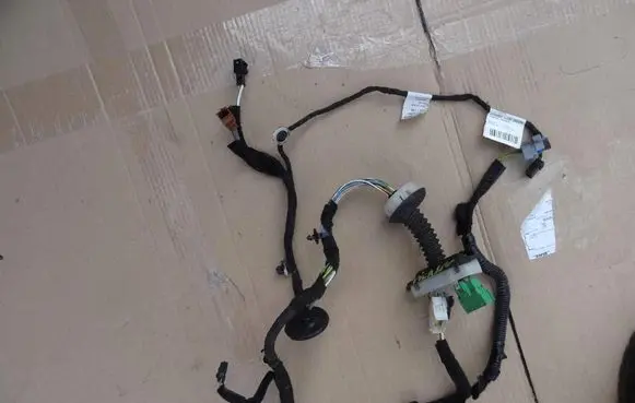 Citroen C3 Picasso Front door wiring loom 9673110180