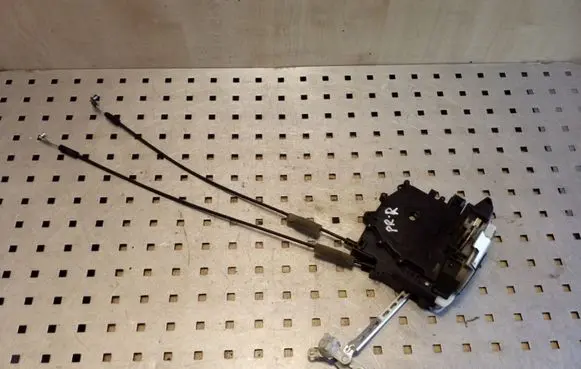 Mitsubishi Outlander Front door lock