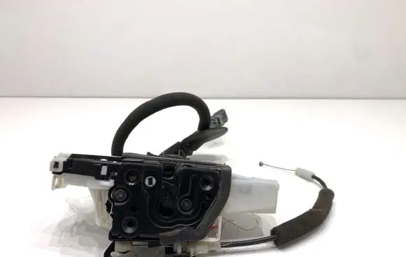 Renault Arkana Front door lock 