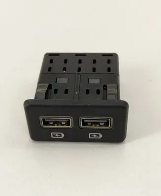 Peugeot 508 II USB socket connector 9827093777 446620485840 685324466