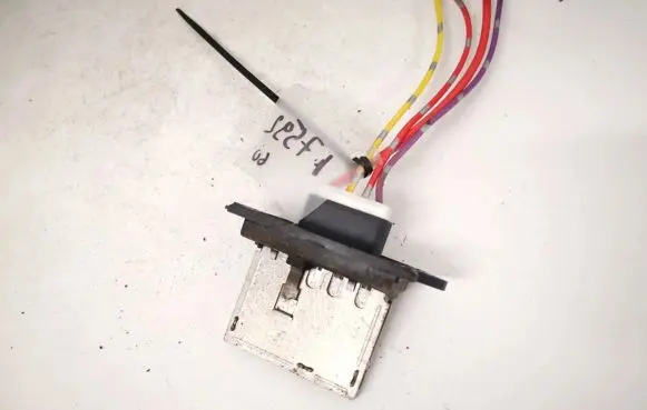 Nissan Note (E11) Heater blower motor/fan resistor