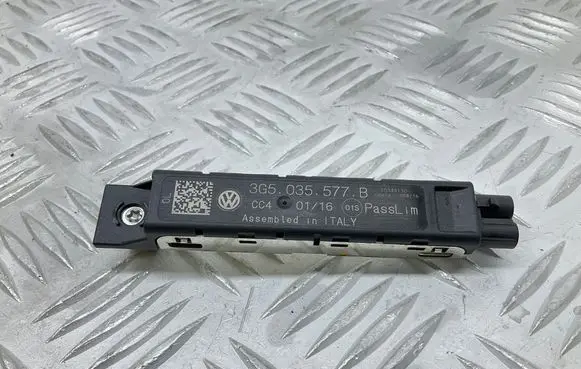 Volkswagen PASSAT B8 Aerial antenna amplifier 3G5035577B