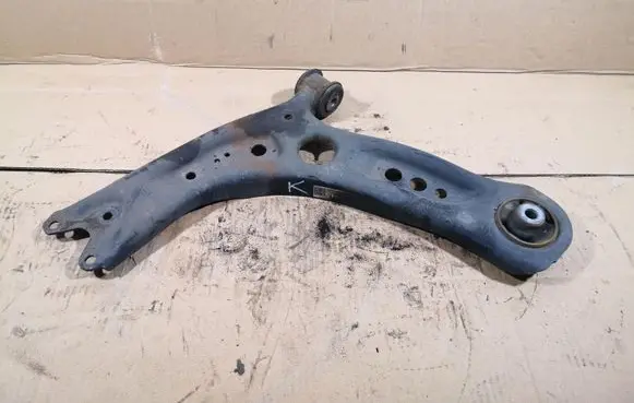 Volkswagen Golf VII Front lower control arm/wishbone