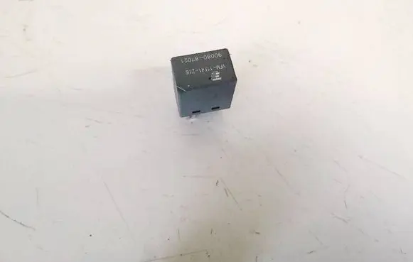 Toyota Avensis T270 Other relay 9008087021 90080-87021