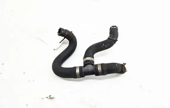 Mercedes-Benz Vito Viano W639 Engine coolant pipe/hose a6398320923