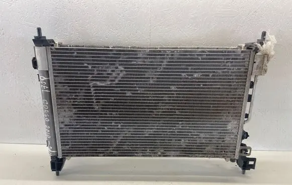 Opel Corsa D Coolant radiator R3814004 560961104 1852699