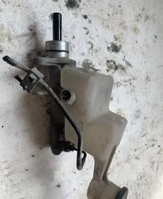 Toyota Corolla Verso E121 Master brake cylinder