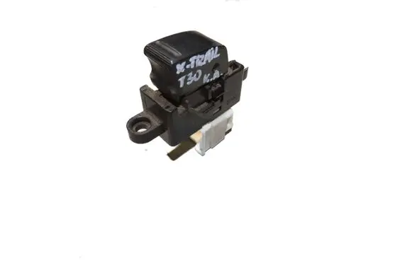 Nissan X-Trail T30 Electric window control switch