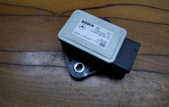 Mercedes-Benz E A207 ESP acceleration yaw rate sensor A0055422618 0265005735