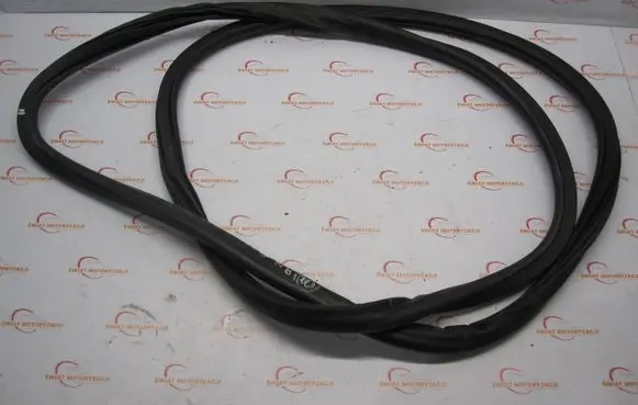 Opel Mokka X Front door rubber seal 94550160