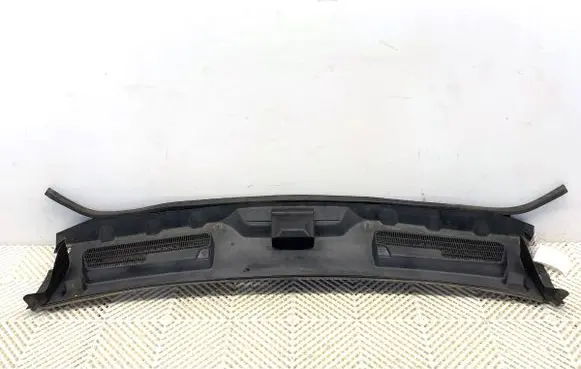 Ford Kuga I Wiper trim 8V41S02216