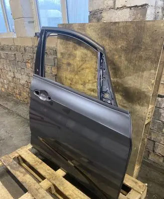 BMW 2 F46 Front door