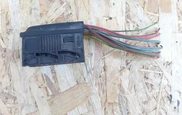 Mercedes-Benz A W168 ABS module connector plug 0295457528