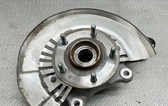 Chrysler Pacifica Front wheel hub 68189018AE