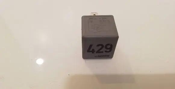 Volkswagen Polo Other relay 1J0906381 V23134B63X383