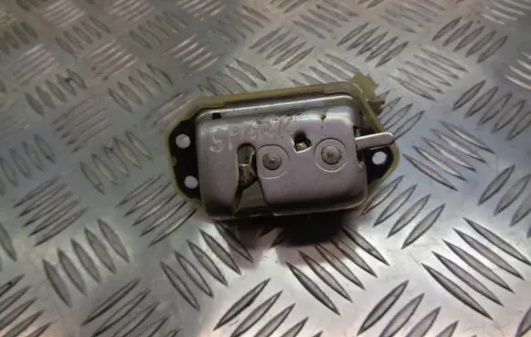 Chevrolet Spark Tailgate exterior lock 