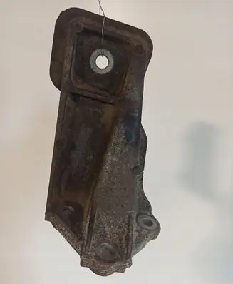 Land Rover Discovery 4 - LR4 Engine mount bracket AH226061BA