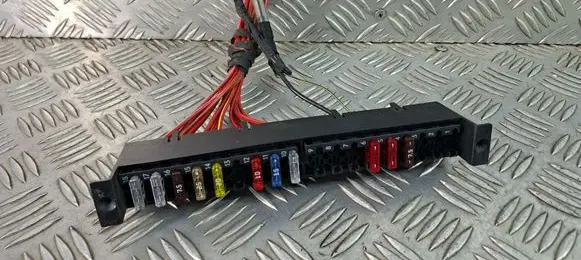Mercedes-Benz Sprinter W906 Fuse module 9015450119