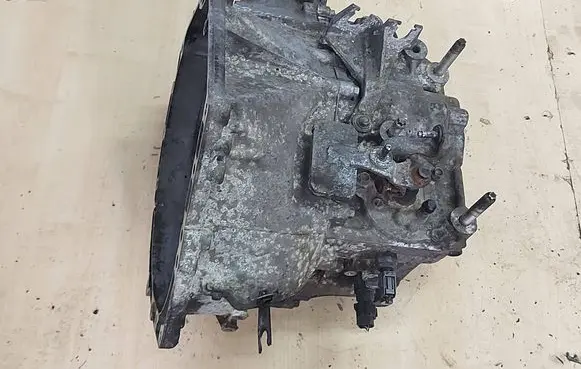 Mazda 3 III Manual 6 speed gearbox D6040