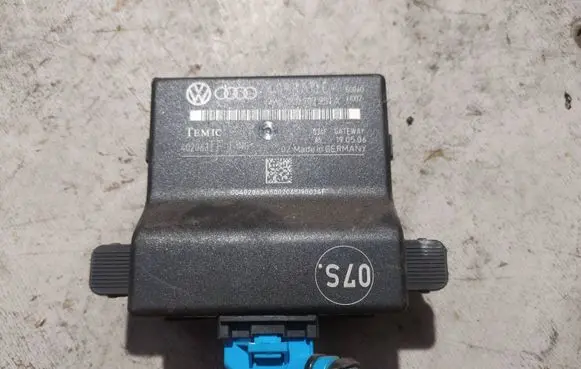 Volkswagen PASSAT B6 Gateway control module 3C0907530C 3C0907951A
