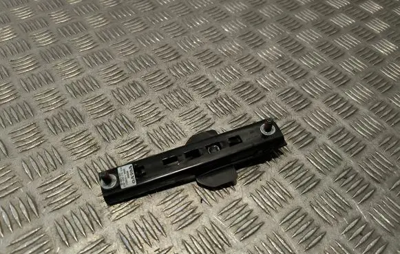 Volvo XC60 Seat belt adjustment rail 8632605