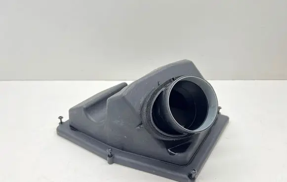 BMW 8 G14 Air filter box 7934475