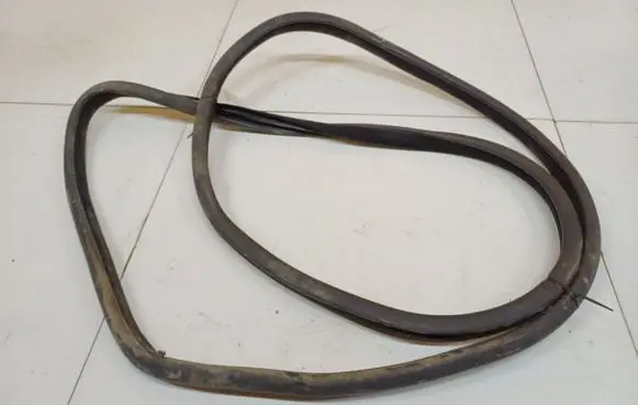 Mercedes-Benz C W203 Rubber seal front coupe door