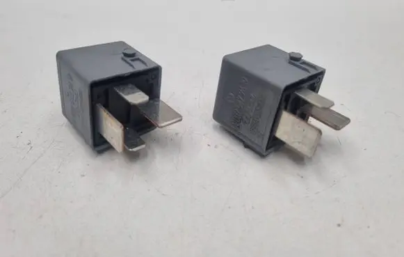 Mercedes-Benz E W212 Other relay A0025422619 0025422619 V23134J52X361