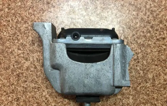 Mini Cooper Countryman R60 Engine mount bracket 6782374 678237401