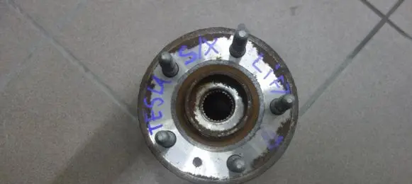 Tesla Model S Front wheel bearing hub 102717000A