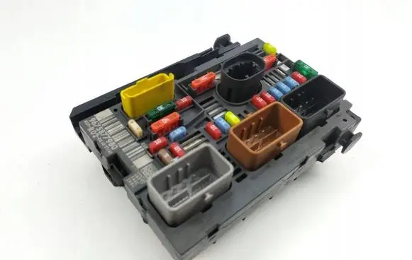 Citroen Berlingo Fuse box set 9675877980