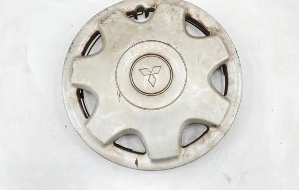 Mitsubishi Carisma R14 wheel hub/cap/trim 72107 65004