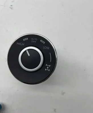 Volkswagen Touareg I Suspension ride height/mode switch 7L6941435N