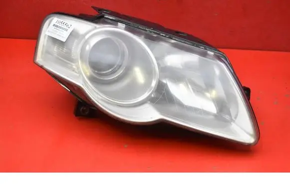 Volkswagen PASSAT B6 Headlight/headlamp 