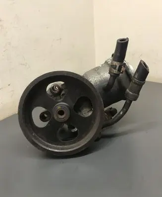 Toyota Avensis T250 Power steering pump