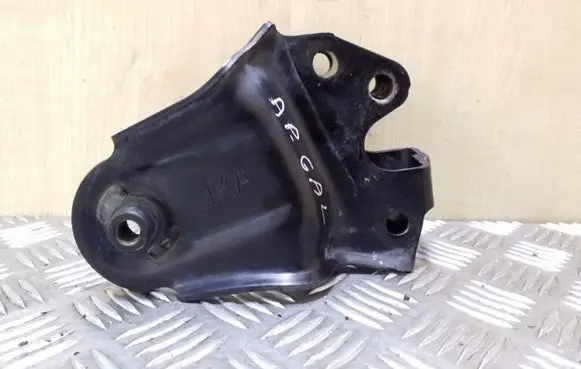 Chevrolet Captiva Gearbox mounting bracket