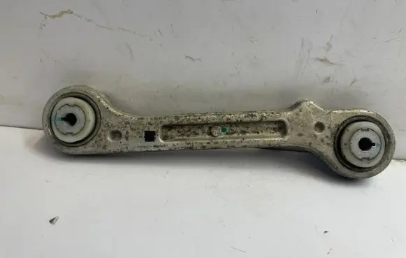 Maserati Levante Rear upper control arm/wishbone 06700320160