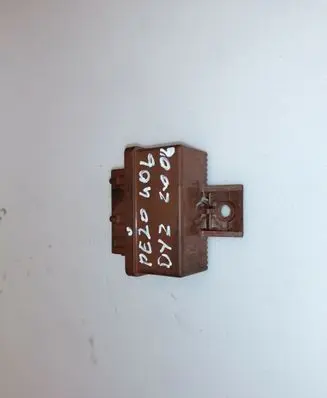 Peugeot 407 Fuel pump relay 240109