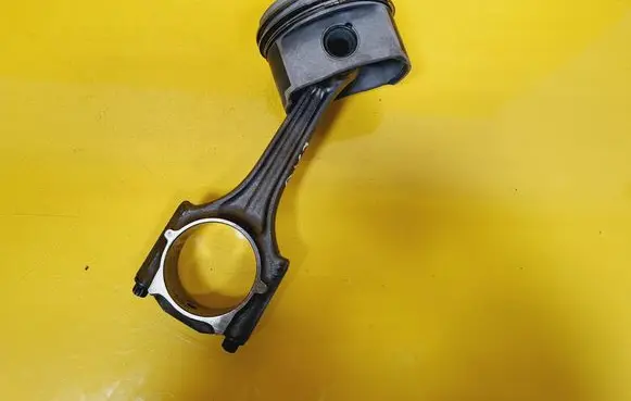 Audi A4 S4 B6 8E 8H Piston 81P32